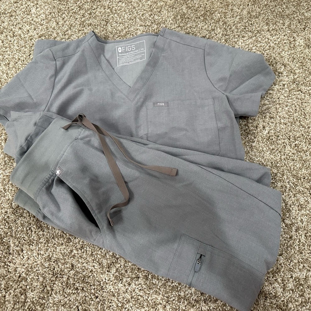 Figs scrubs